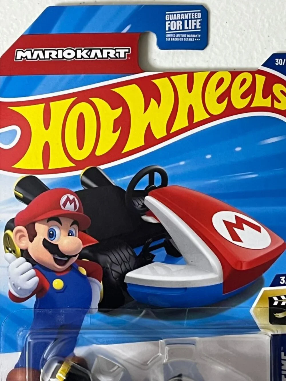 Hot Wheels Super Mario Kart Luigi Standard Kart 2023 New